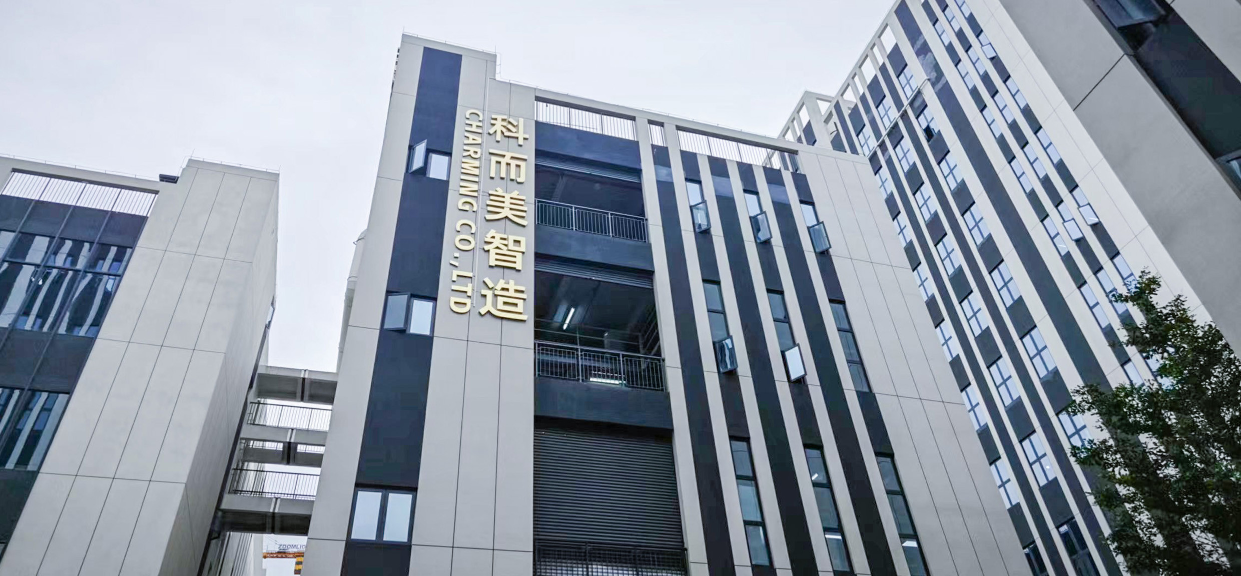 Phẩm chất Màn hình treo tường LED nhà máy